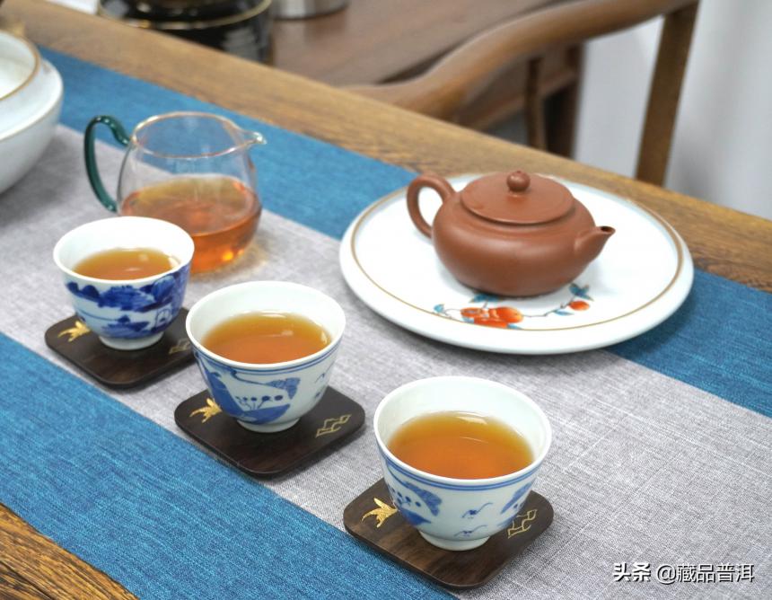 2015年珍藏青沱开汤，福今高端珍藏茶品，市场热度逐年上升